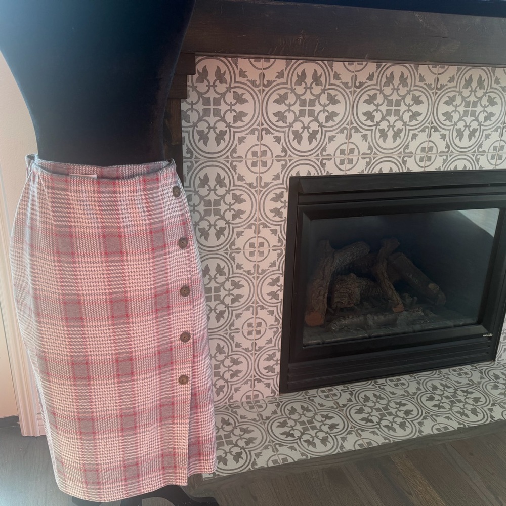 14th & Union Pink, Gray and White Plaid Pencil Skirt - Picture 4 of 4